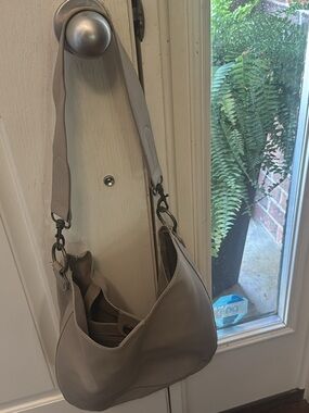 Universal Thread Beige Shoulder Bag